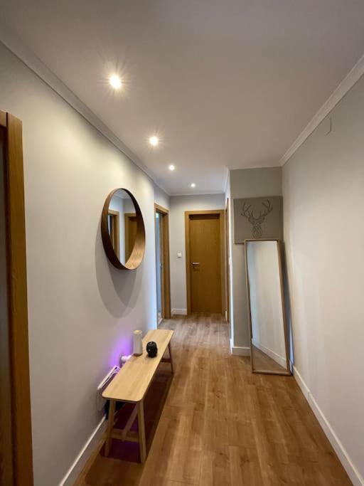 Quarto De Casal Close To Lisbon Flat Equipado Almada Exteriör bild