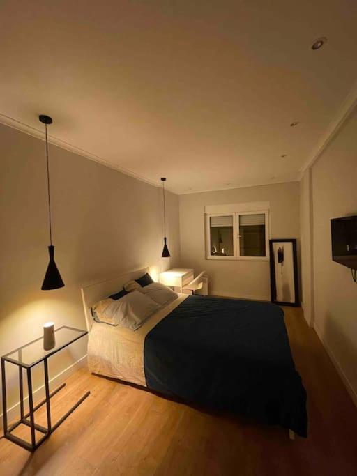 Quarto De Casal Close To Lisbon Flat Equipado Almada Exteriör bild