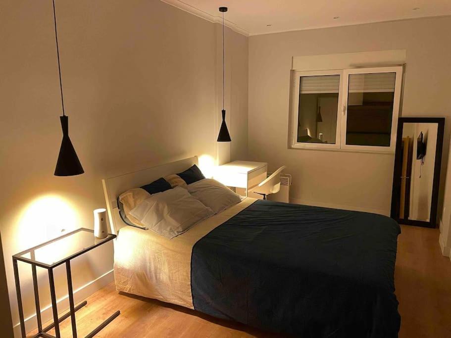 Quarto De Casal Close To Lisbon Flat Equipado Almada Exteriör bild