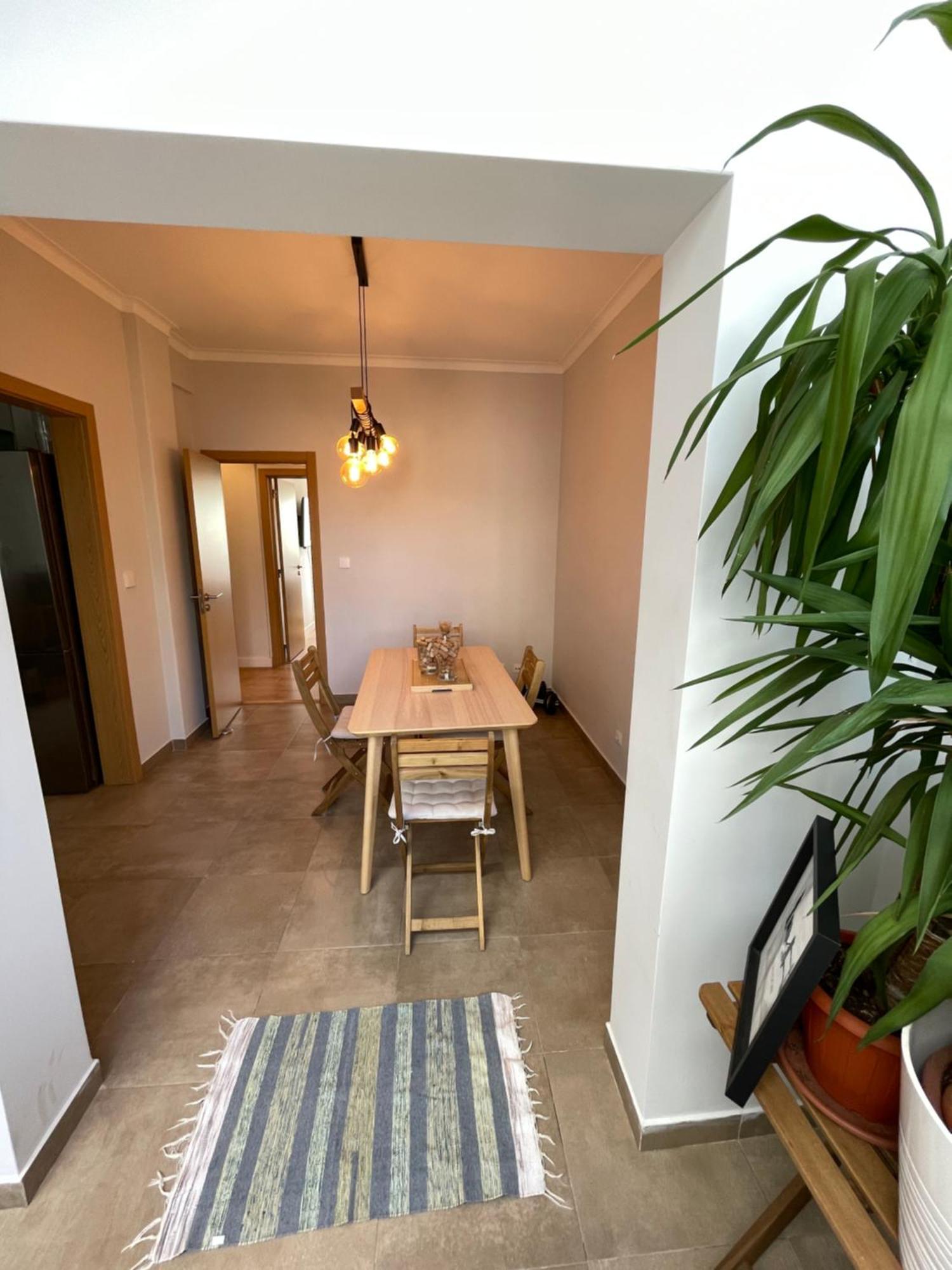 Quarto De Casal Close To Lisbon Flat Equipado Almada Exteriör bild